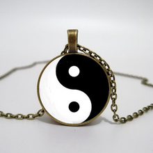 Creativo hielo y fuego Tai Chi símbolo collar fusión de Yin Yang Bagua vidrio cabujón colgante declaración collar joyería 2024 - compra barato