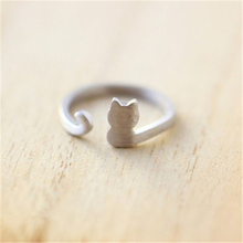 Простое дизайнерское Ювелирное кольцо с котом и животными. Милое крошечное кольцо с дизайном «котёнок». Женское кольцо 2024 - купить недорого