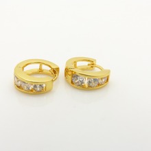 Классические серьги Huggie, жёлтое золото, свадебные серьги-кольца с прозрачными вставками 2024 - купить недорого