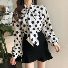 2018 Outono Mulheres Polka Dot Blusas Sweety Menina Camisa Chiffon Primavera Elegante Manga Comprida Bow Tie Blusas Tops Básicos WZ633 2024 - compre barato