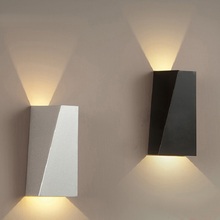 Lámpara de pared geométrica creativa, accesorio de luz moderno de hierro forjado para mesita de noche, dormitorio, escaleras, pasillo, iluminación del hogar, 90-260V 2024 - compra barato