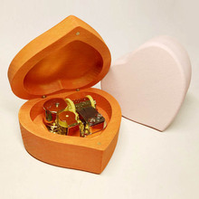 Caja de música de corazón de cuerda hecha a mano, caja de música de grabado personalizado de madera, regalo personalizado, Envío Gratis 2024 - compra barato