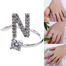Модное серебряное кольцо с 26 буквами для женщин, открытые стразы, кольца на палец, Женское Обручальное кольцо, ювелирное изделие, подарок на вечеринку 2024 - купить недорого