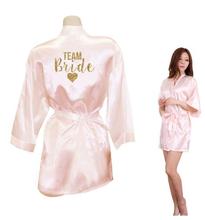 Халат-кимоно из искусственного шелка, женская одежда для свадьбы, одежда для невесты, командная Пижама с золотистым блестящим принтом сердечек, пижама для девичника, бесплатная доставка 2024 - купить недорого