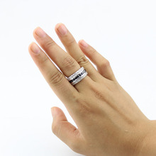 Anillos unisex de moda Cubic Zirconia Chapado en plata ajuste Austria quare blanco y negro CZ piedra para mujer anillo 2024 - compra barato