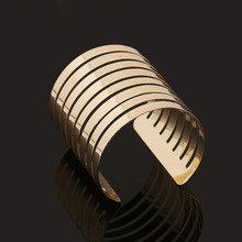 Dayoff 1 шт. модные европейские Простые Золотые открытые браслеты-манжеты для мужчин и женщин ювелирные изделия в стиле панк прямоугольные полые широкие браслеты 2018 B22 2024 - купить недорого