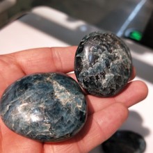 Pedras de massagem com apatita azul natural, 2 peças, disco de pedras de massagem com cristal de rock, quartzo, espécime de cura, reiki, decoração de casa 40-50mm 2024 - compre barato