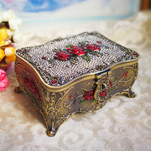 Caja de joyería Vintage de tamaño L, organizador de exhibición de Joyas tallado con diseño de mariposa rosa, piedras completas, embalaje de almacenamiento de regalo, caja de maquillaje 2024 - compra barato