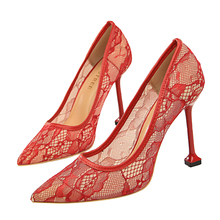 Zapatos de salón rojos finos de talla 34-40 para mujer, puntiagudas, de diseñador de encaje, de lujo, para fiesta, boda, tacón alto 2024 - compra barato