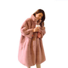 Женское длинное пальто из искусственного меха, утолщенное теплое Свободное пальто оверсайз с искусственным мехом, модель d075 на зиму, 2019 2024 - купить недорого