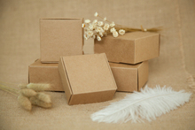 Caja de papel Kraft marrón para dulces, comida, boda, regalo de joyería, cajas de exhibición de embalaje, almacenamiento de collares Diy, 50 Uds., 10,5x10,5x4cm 2024 - compra barato