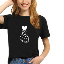 Camiseta con estampado de corazón y dedo para mujer, camiseta de manga corta con cuello redondo, Tops negros, blancos y grises para mujer 2024 - compra barato