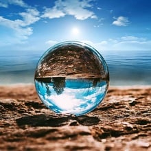 Bola de vidro de cristal de quartzo 50mm, esfera mágica de cura de feng shui, produtos de estatuetas decorativas de esferas 2024 - compre barato