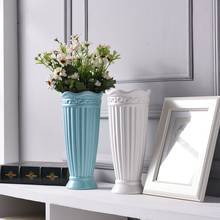 Florero de cerámica blanca y azul de columna romana clásica, florero de decoración para el hogar y boda, regalo creativo 2024 - compra barato