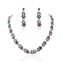 Juego de joyas de estilo clásico para mujer, collar y pendientes con nuevo patrón, incrustaciones de cristal de resina de Color plateado, regalo de fiesta, 2015 2024 - compra barato