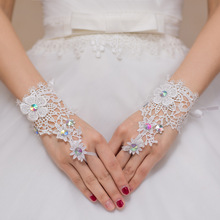 2018 New Bridal Wedding Gloves Lace Beaded Bridal Glove Wrist Length Fingerless Wedding Accessories 2024 - buy cheap
