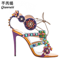 Qianruiti/брендовые роскошные женские сандалии; летние ботинки; разноцветная кожаная обувь с заклепками и шипами; обувь на высоком каблуке-шпильке со шнуровкой и вырезами 2024 - купить недорого