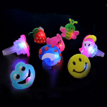 50 шт., милый детский светодиодный светильник в фруктовом стиле для мальчиков и девочек, светящиеся кольца на палец, игрушки для Хэллоуина, вечерние товары 2024 - купить недорого