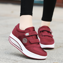 Fashion Breathable Casual Flat Shoes Women Ladies Light Swing Platform Mother Shoes Women Slimming Casual Women Flats Shoes 2019 2024 - buy cheap