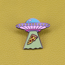 Pin de esmalte OVNI, bonito broche de pizza, insignia del universo espacial, pines de nave espacial exterior, regalo de amante de la Astronomía 2024 - compra barato