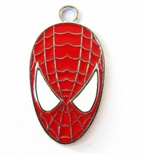Envío gratis Venta al por mayor 50 Uds Spiderman rojo Metal cabeza encantos colgantes de joyería DIY manualidades 2024 - compra barato