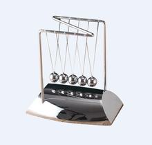 Fio de metal Newton's cradle Desktop Acessórios Decoração frete grátis 2024 - compre barato