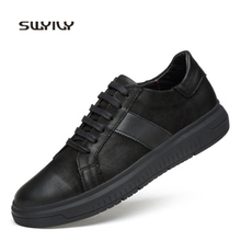 Swyevy-zapatos de Skateboarding para hombre, zapatillas negras de cuero genuino, tacón bajo plano, Tenis, 2018 2024 - compra barato