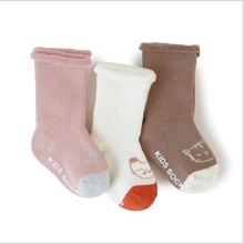 3 Paquete de pares nuevo calcetines infantiles para el suelo de otoño e invierno Niño calcetines patrón de dibujos animados de bebé Terry niños niñas calcetines de tubo 0-5Year 2024 - compra barato