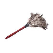 Novo venda escova de limpeza anti-estática de penas de avestruz natural para pó de pele espanador ferramenta com punho de madeira 2024 - compre barato