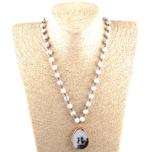 Envío Gratis collares con colgante de piedra con forma de gota de color blanco y negro para mujer 2024 - compra barato