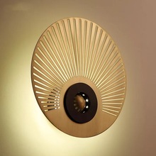 Минималистичный золотой круглый светодиодный настенный светильник для гостиной, прикроватные Настенные светильники для прохода, лестницы, бра, атмосферное освещение 220 В 2024 - купить недорого