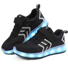 Zapatillas deportivas transpirables con cargador USB para niños y niñas, zapatos luminosos con iluminación Led, color negro, 25-37, novedad de 2018 2024 - compra barato