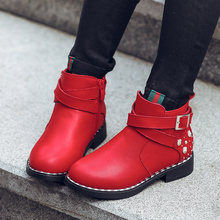 Novas botas fashion de inverno para meninas com pelúcia de couro genuíno, sapatos para crianças antiderrapantes, botas martin para princesa, tamanhos 26-37 2024 - compre barato