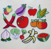 Emblemas bordados de frutas e morangos 1 peça, remendos em ferro para roupas, apliques para costura, listras, emblemas, acessórios de vestuário 2024 - compre barato