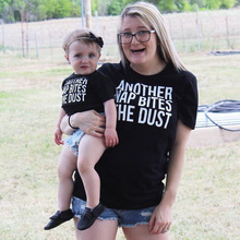 Футболки в тон для мамы и дочки и сына, одинаковые футболки для всей семьи Летняя Повседневная футболка 2024 - купить недорого