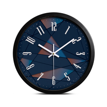 Reloj de pared de Metal de cuarzo decorativo breve reloj colgante silencioso de aguja de diseño moderno creativos Relojes Para salón decoración del hogar 2024 - compra barato