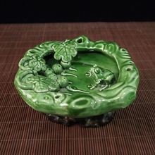 Requintado interessante chinês clássico verde esmalte uvas sapo decorativo porcelana caneta-lavar/pote 2024 - compre barato