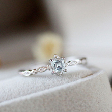 Женские кольца, новое модное кольцо с голубым квадратным кристаллом для женщин, ювелирные изделия для девочек, обручальные свадебные кольца, повседневные аксессуары 2024 - купить недорого