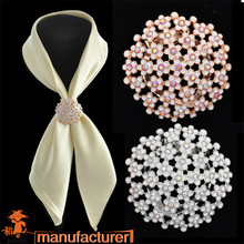 2018 wedding enamel flower Brooch rhinetone sliver brooch bouquet corsage pin women round silk scarf buckle 2024 - buy cheap