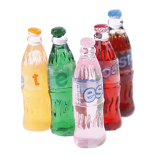 Artesanías de resina para cocina, juguetes de simulación de resina en 3D, botella de Soda Cola, bricolaje, 1:12, decoración en miniatura de casa de muñecas, 5 piezas 2024 - compra barato