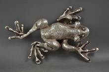 Rara decoración antigua hecha A mano tallado en plata tibetana una estatua elegante de rana traviesa 2024 - compra barato