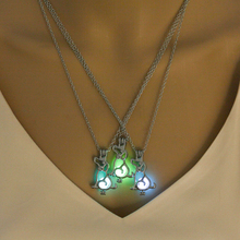 Светящаяся собака женский кулон ожерелье светящийся камень серебряное покрытие ожерелье светится в темноте ожерелья мужской костюм ювелирные изделия 2024 - купить недорого