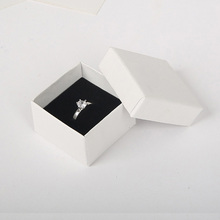 Alta Qualidade Branco 5*5 cm Jewellry Caixa de Presente Caixa do Anel de Papel para Caixas de Embalagem de Exibição de Jóias Pingente Brinco com Esponja Preta 2024 - compre barato