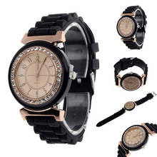 Fashion Moment Women's Watches Classic Rhinestone Rubber Watch Strap Bracelet Women Wrist Quartz Top Dropshipping M3 2024 - buy cheap