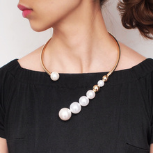 Ожерелье-чокер женское металлическое с имитацией жемчуга 2024 - купить недорого
