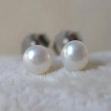 Brincos de pérola 100% genuíno, elegante, para mulheres, aaa 3.5-4mm, branco, pequeno, pérola branca, s925, joias de silicone 2024 - compre barato