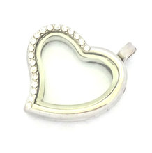 Плавающие медальон в форме сердца 30 мм кулон с фото Стразы Подвески в форме сердца память для жизни фото pengte Glass 2024 - купить недорого