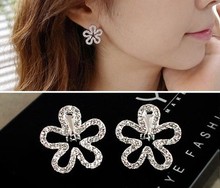 Sweet Five-leaf Flowers Hollow Out Rhinestone Earrings Gold Silver Color Clip on Earrings Non Pierced Ear Cuff for Women Girls 2024 - buy cheap