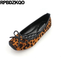 Sapatilhas de bailarina macia feminina, designer com estampa de leopardo, slip-on, sapatilhas, dedo do pé quadrado, tamanho grande, de camurça 2024 - compre barato