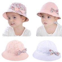 Летняя хлопковая шляпа от солнца для маленьких девочек, детская шапка с бантом и цветочным принтом, двухсторонняя Панама с бантом в рыбацком стиле 2024 - купить недорого